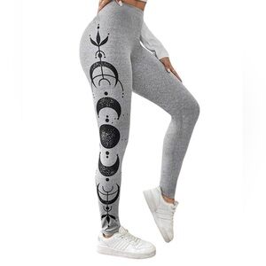 Women Moon
Print Knitted Leggings